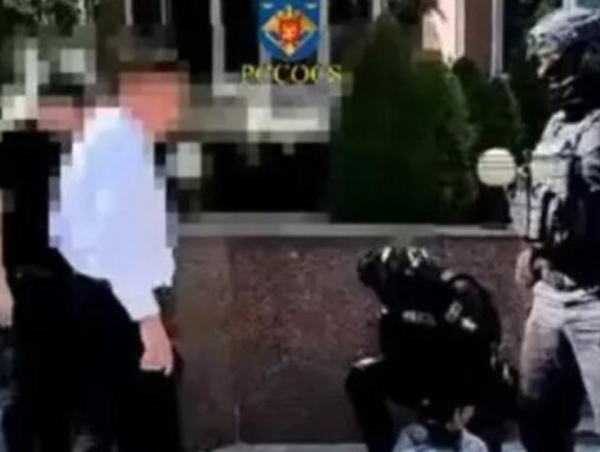 В Кишиневе задержали двух мужчин, подозреваемых в торговле влиянием для аннулирования штрафов