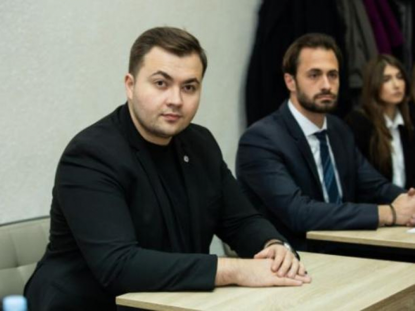 5000 евро главе администрации президента подарили на семейном празднике