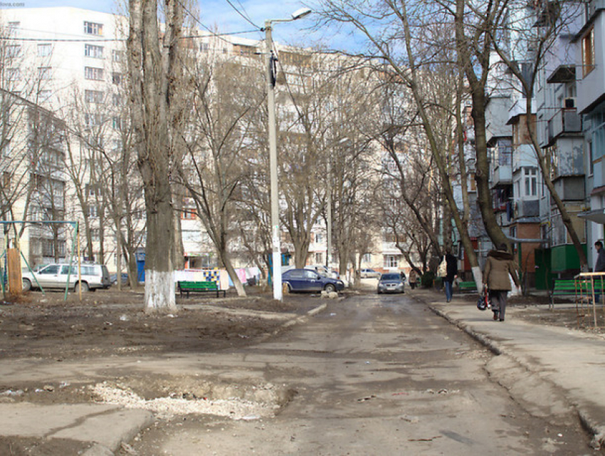 Угрожал ножом из-за парковки и получил три года: суд вынес приговор жителю Кишинева