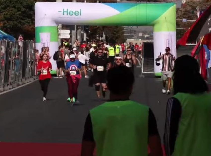 Кишиневцы бегут. Многие улицы перекрыты