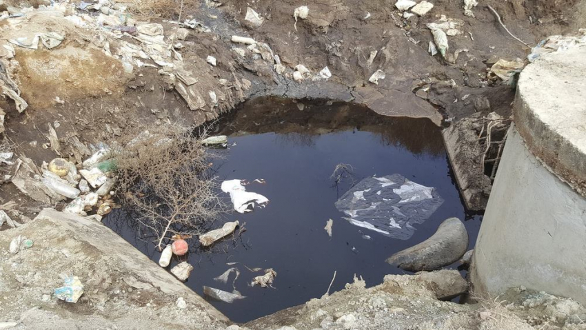 Социалисты засняли токсичную жидкость в карьере «Пурчел», отравляющую подземные воды