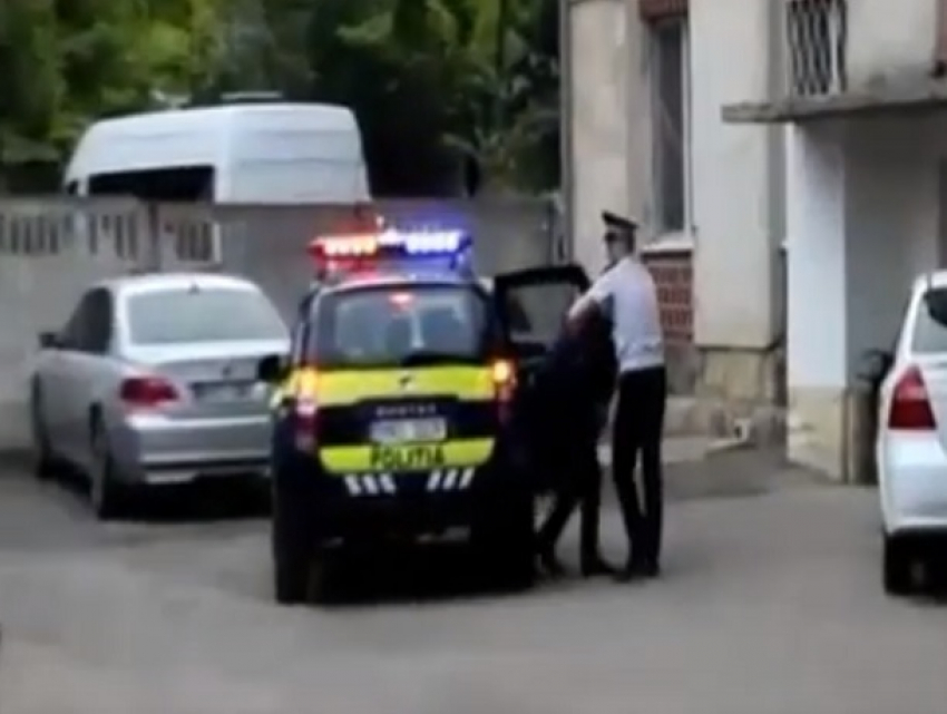 Мужчина не смог закончить изнасилование девушки в Кишиневе и попал на видео