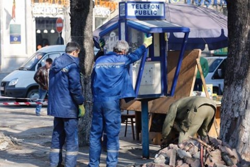 В Кишиневе демонтируют таксофоны 