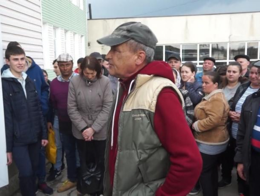 Работники фабрики в Каушанах, производящей кабели для дорогих авто, протестовали из-за низких зарплат