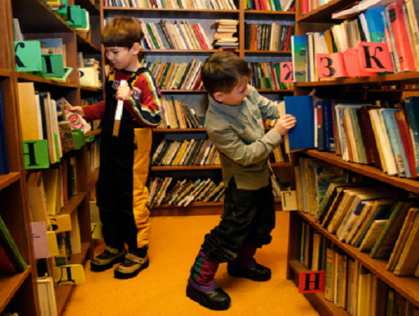 Пошли на экскурсию в библиотеку и украли кошелек библиотекаря: как живут циничные дети в Григориополе