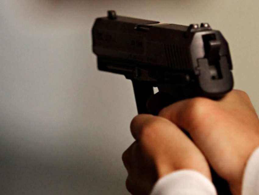Полицейский, застреливший парня в Хынчештах, сядет на 12 лет