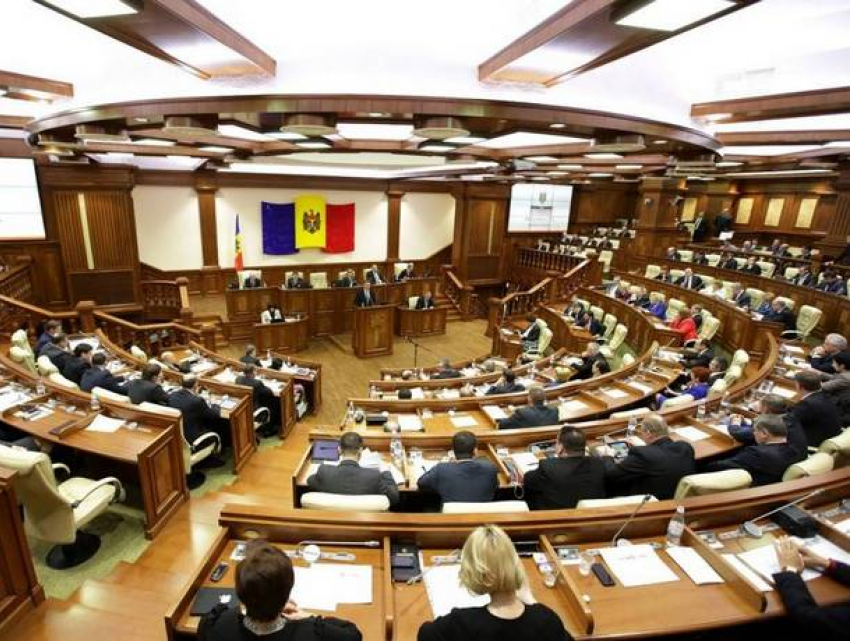 Парламент подвел итоги осенне-зимней сессии 