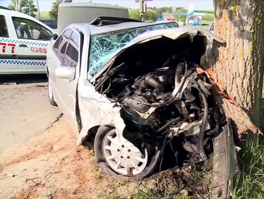 Шесть человек пострадали в столкновении двух авто на трассе Кишинев - Леушены 