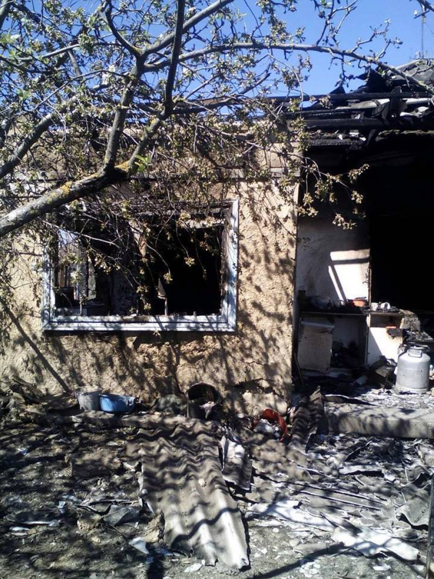 Опубликованы фото дома в Глодянах, где заживо сгорели мать с ребенком