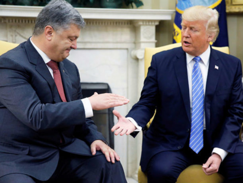 Трамп на встрече с Порошенко оскорбил Украину и «отобрал» ее суверенитет
