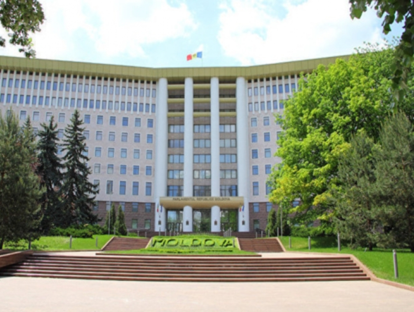 ДПМ и Pro Moldova не будут голосовать за Головатюка