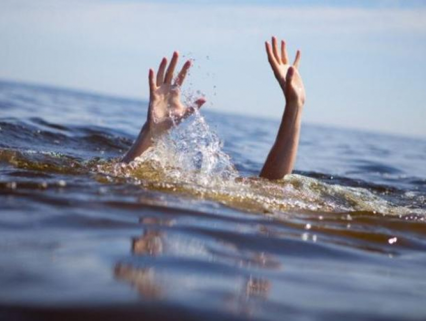 Трагедия в столичном парке Ла Извор: в озере утонул парень