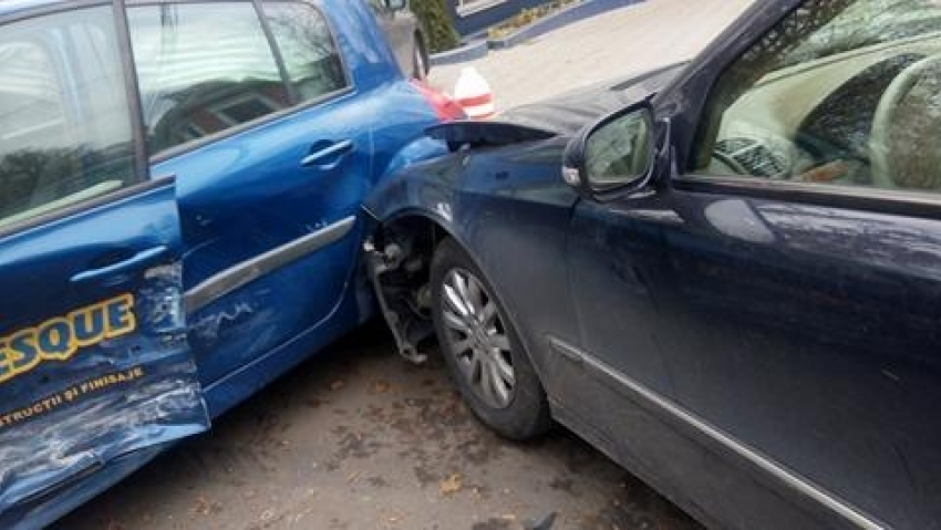 В Кишиневе в ДТП пострадали сразу три автомобиля
