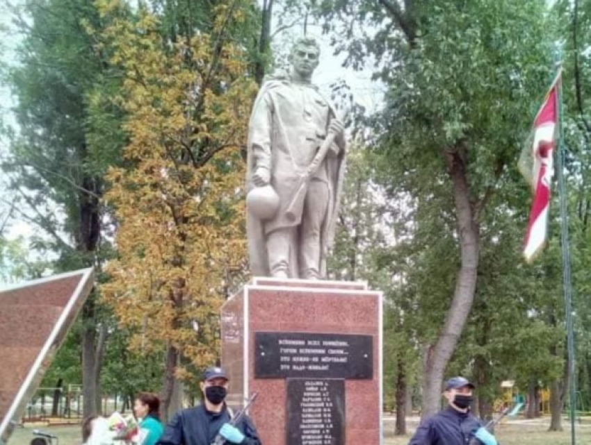 В Липканах открыт мемориал павшим в годы Великой Отечественной войны
