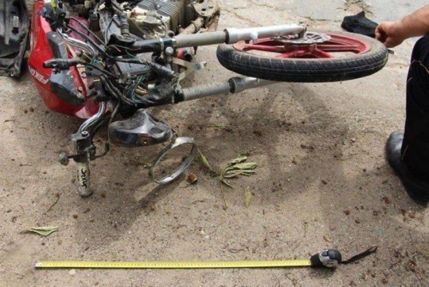 В Унгенском районе 17-летний мотоциклист без прав сбил насмерть женщину