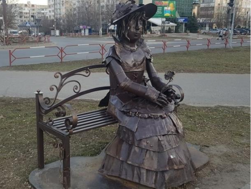 В столичном секторе Чеканы появилась новая статуя