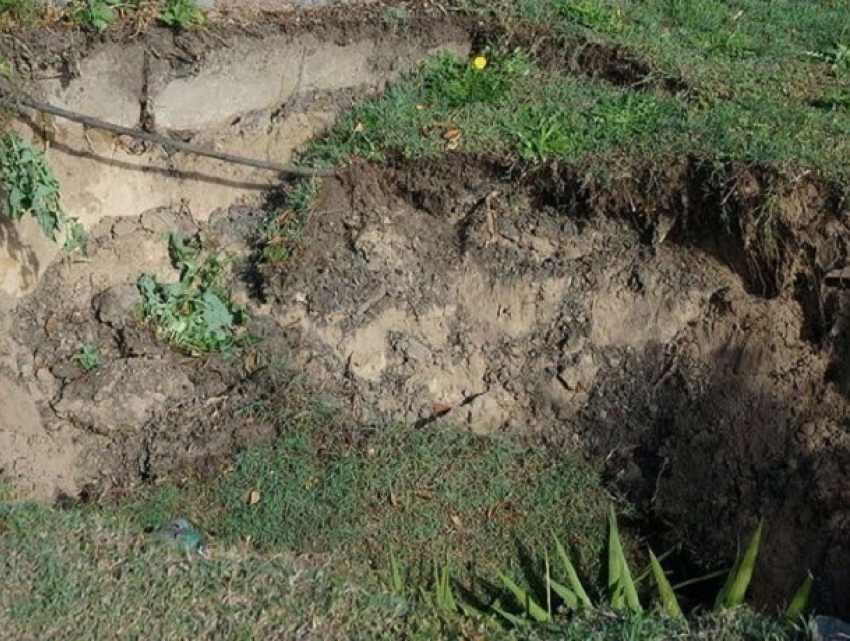 Смертельное падение девочки в глубокую яму произошло в Унгенском районе