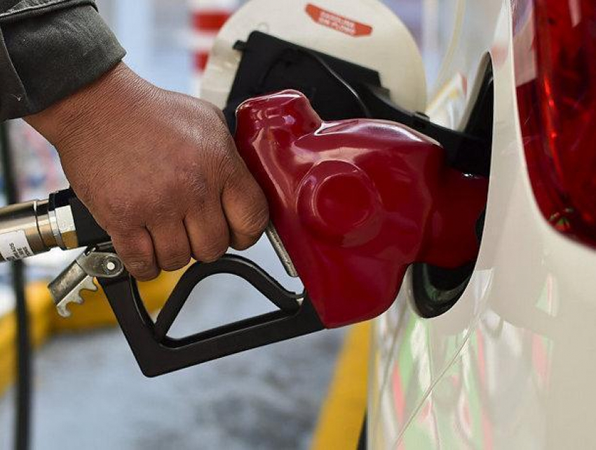 Бензин продолжает дорожать с подачи НАРЭ
