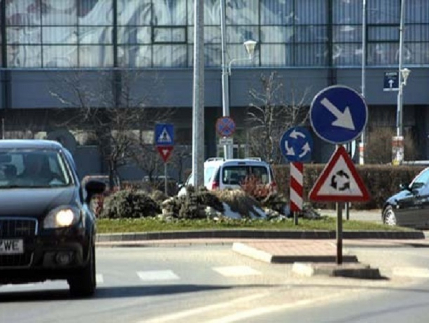 Езду с непристегнутым ремнем и заезд на тротуар для некоторых категорий автомобилистов разрешили в Приднестровье
