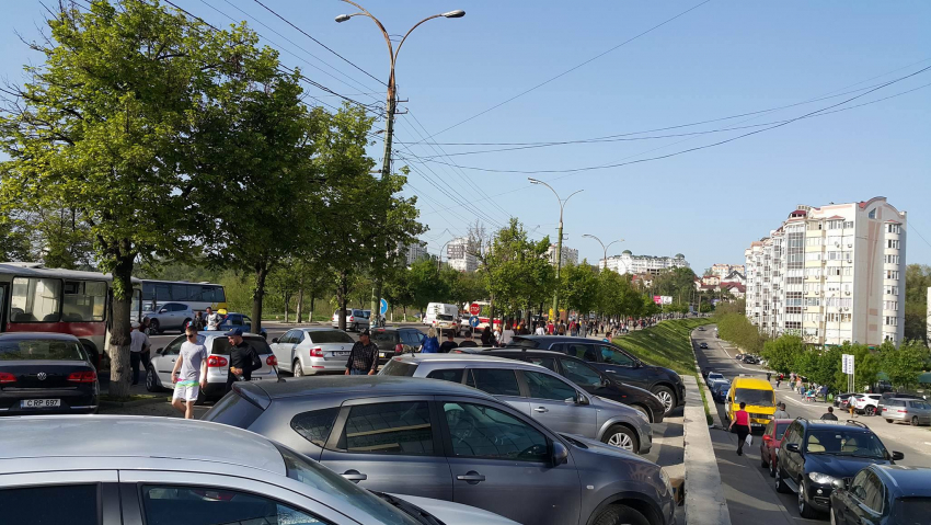 На бульваре Ренаштерий из-за обрыва линии не ходят троллейбусы