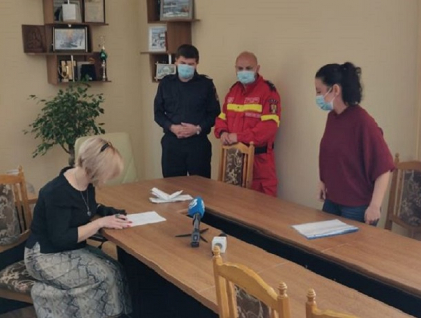 Румынские врачи вернули Усатому деньги, которые он попытался им всучить на вчерашней встрече в Бельцах