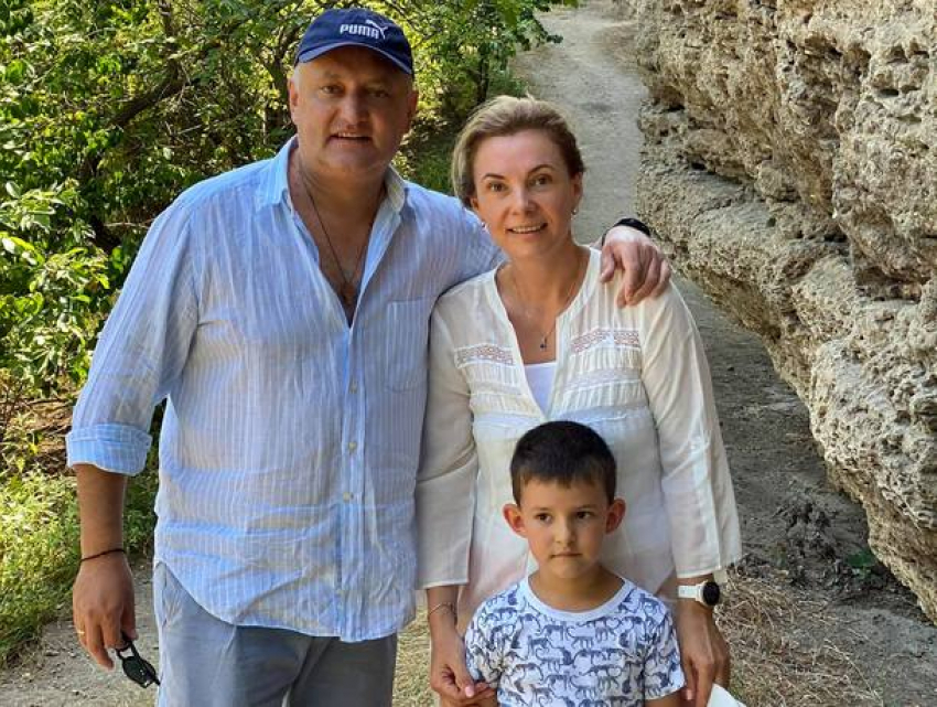 Президент с семьей открывают живописные места в Молдове 