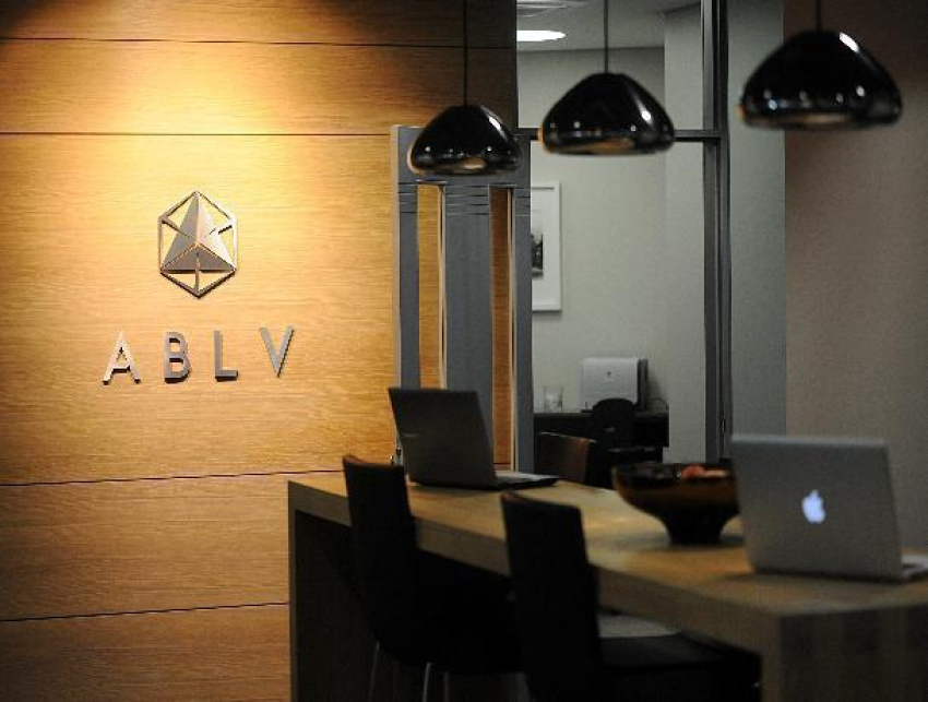 Латвийский банк, замешанный краже молдавского миллиарда, ликвидировали