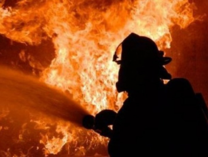 В Рыбнице горит фабрика