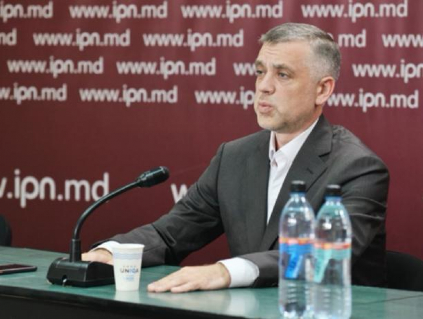 Санду лишила молдавского гражданства Александра Калинина