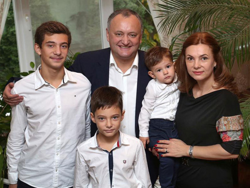 Президент Молдовы проведет новогодние праздники на Алтае и в Европе