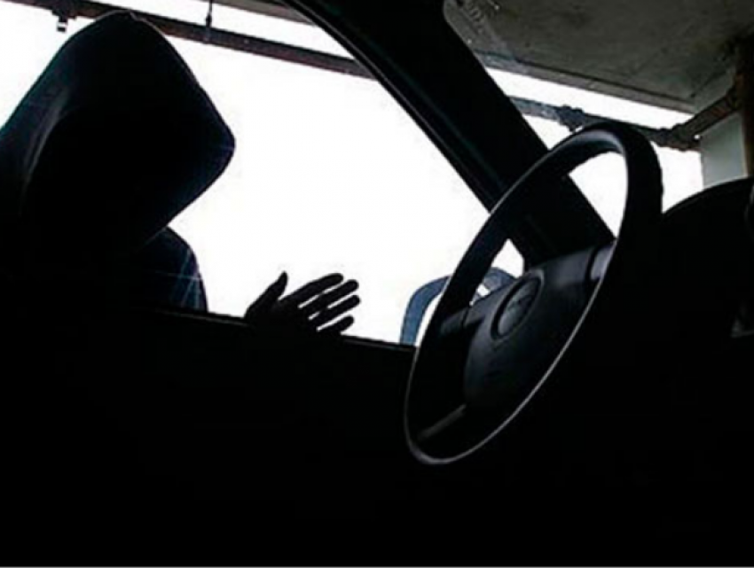 Внимание - розыск! Двое неизвестных ограбили такси в Кишиневе