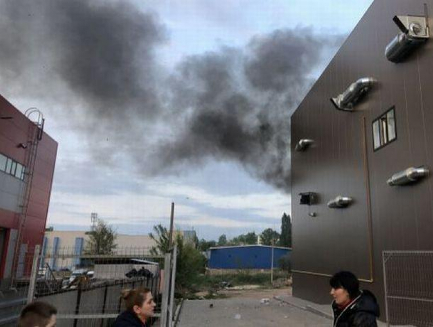 ЧП в Бельцах - загорелся ресторан, люди в панике покидают здание
