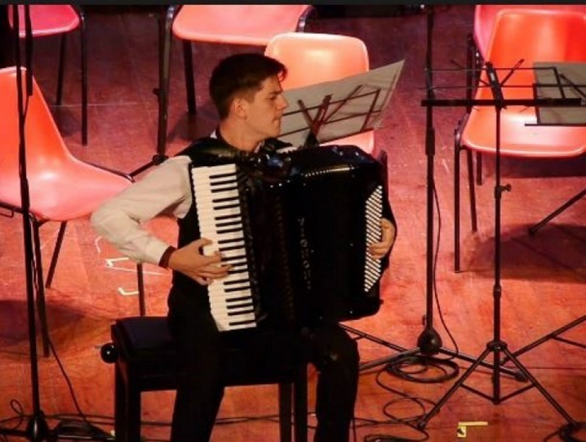Юный молдавский музыкант выиграл чемпионат мира по игре на аккордеоне