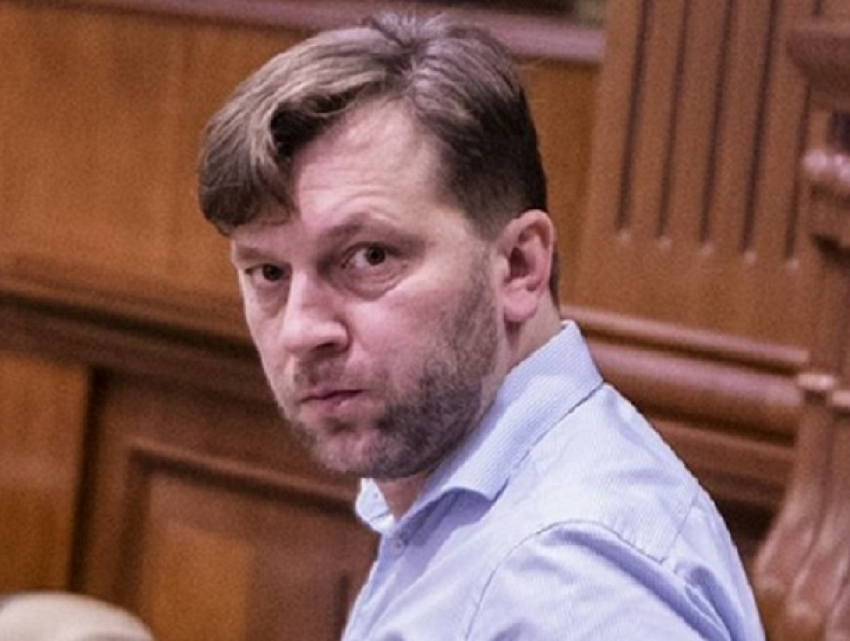 Алайба рассказал, как он борется с бюрократией