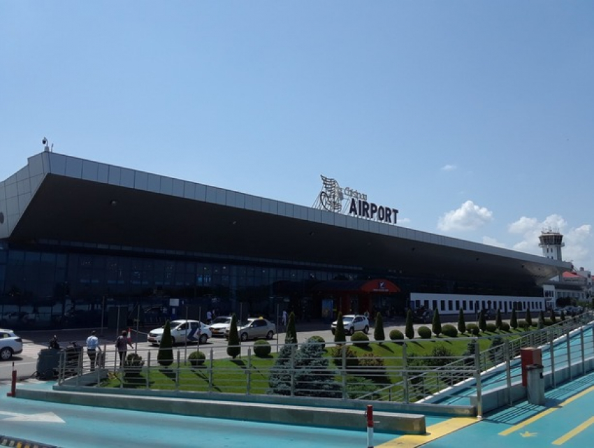 Половина граждан Молдовы считает, что тендер на площади в аэропорту сфальсифицирован