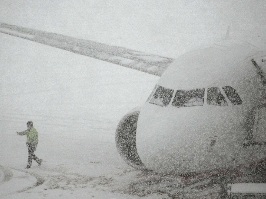 Самолет Air Moldova оказался заблокированным в британском аэропорту из-за сильнейшего удара стихии