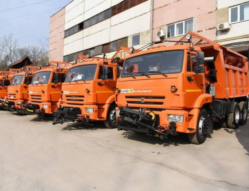 «Шах и мат». КамАЗы, подаренные Россией, используются властями Молдовы для очистки снега