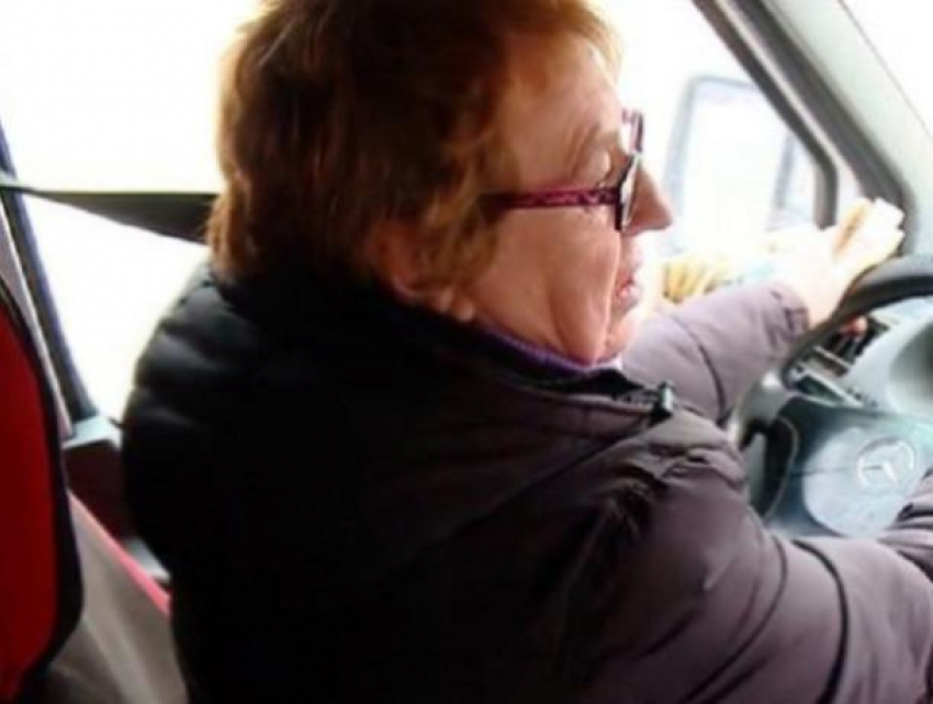 Единственная женщина-маршрутчик в Молдове рассказала, что вынуждает ее в 64 года крутить руль на 123-м маршруте