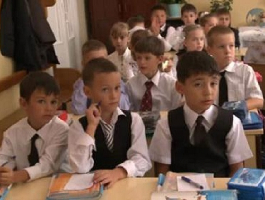 В погоне за деньгами кишиневские лицеи сформировали классы по 50 человек