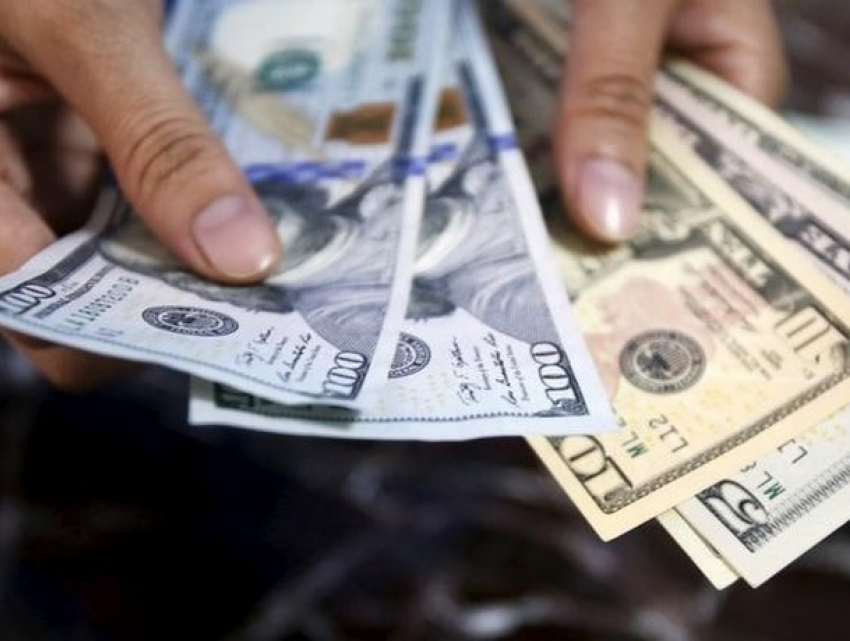 Доллар и евро вырастут в цене на выходные