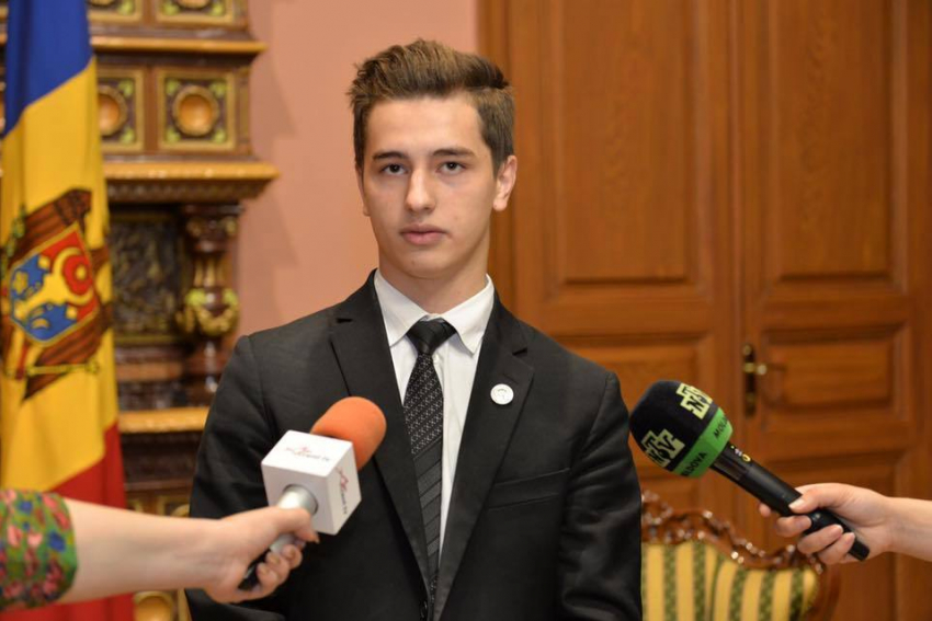 Чемпиона мира по шахматам «направили» в Италию Игорь Додон и Кирсан Илюмжинов 