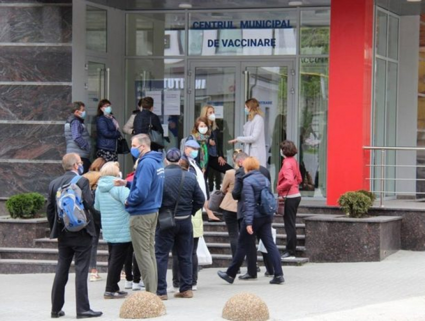 Пункты вакцинации в Кишиневе переходят на круглосуточный режим работы 