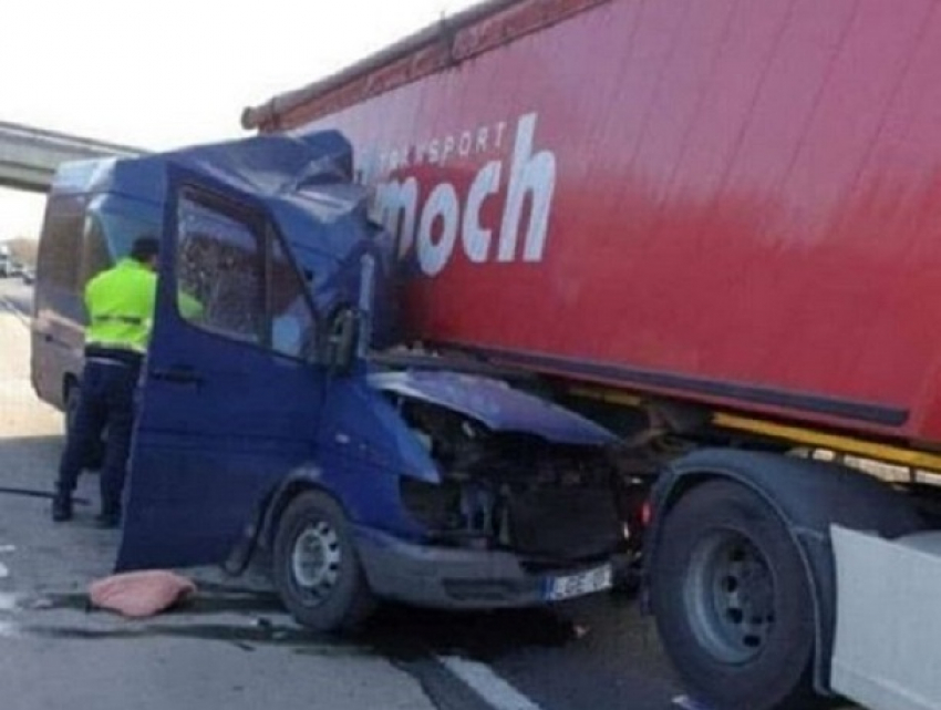 Страшная авария в Венгрии: автобус с молдаванами врезался в фуру на автобане
