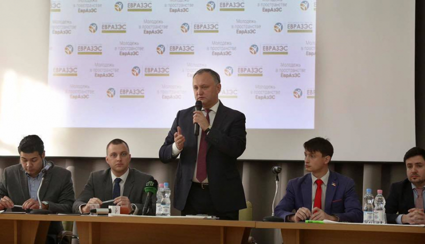 Додон: Активная молодежь Молдовы и стран ЕврАзЭС должна объединиться и работать сообща 