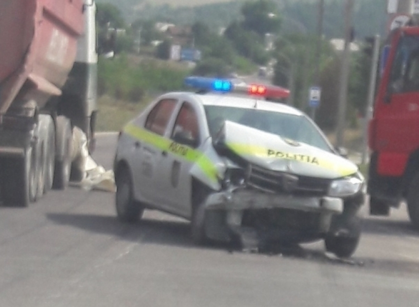 На Чеканах произошла авария с участием автомобиля полиции