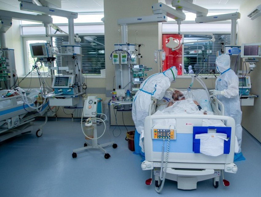 Медучреждения переходят на особый режим работы – больницы будут принимать только ковидников 