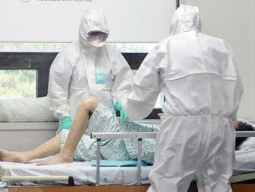 Двое новых пациентов с подозрением на коронавирус доставлены в больницу Кишинева