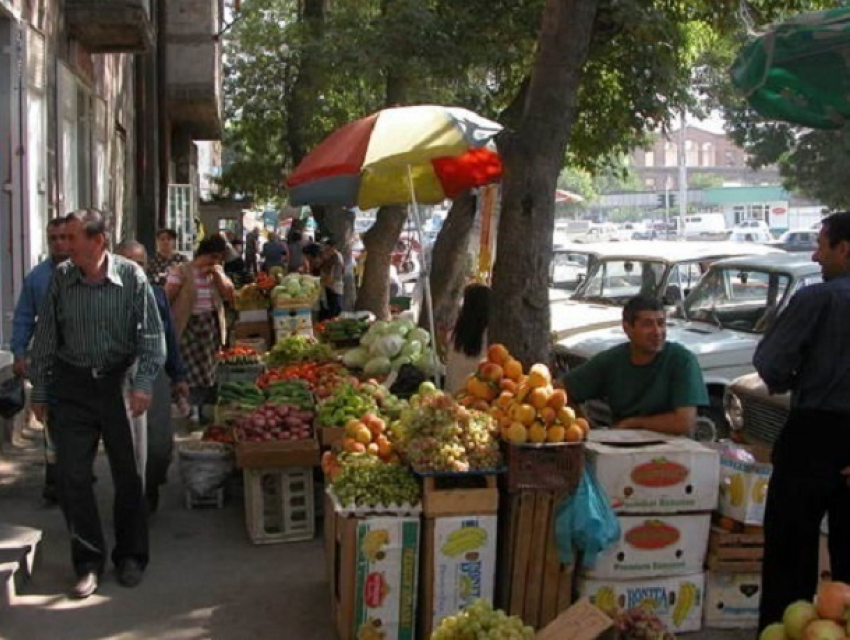 Усиление борьбы с незаконной торговлей на рынках Кишинева пообещала полиция