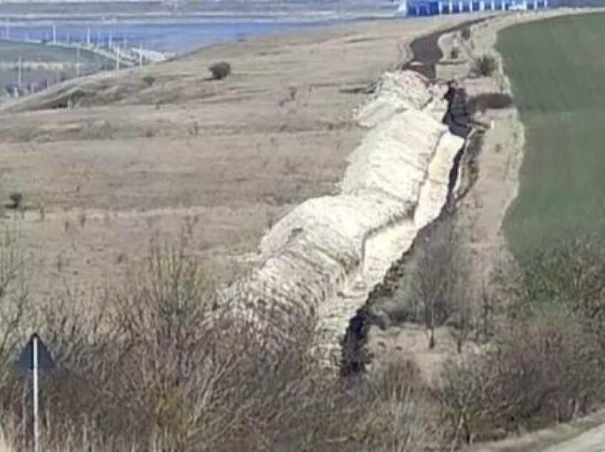 Санду объяснила, зачем украинцы роют окопы