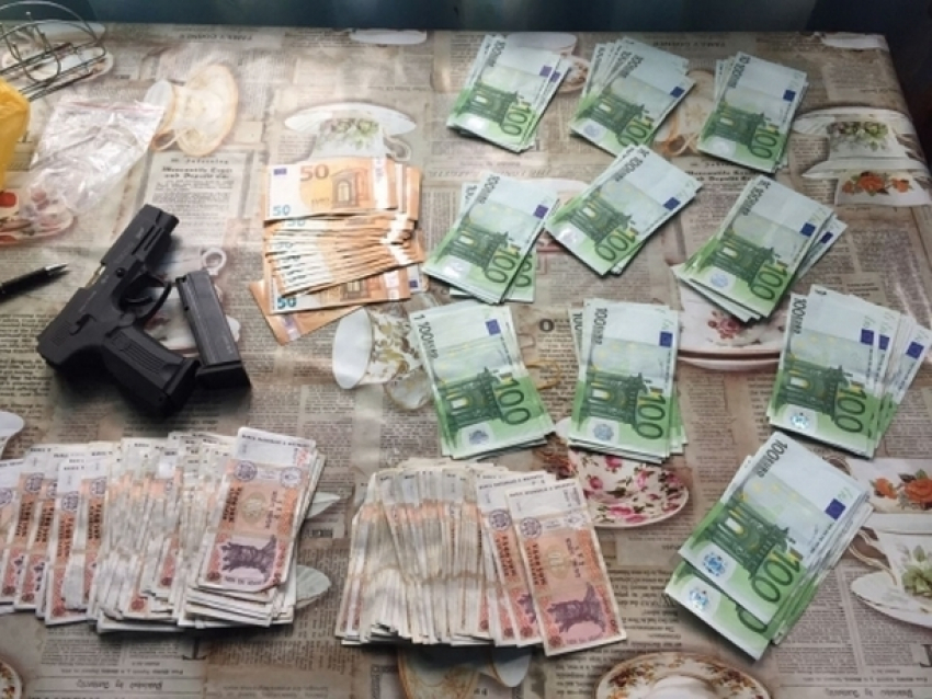 Дерзкая кража в Маркулештах: похищены два пистолета, золото и крупная сумма денег